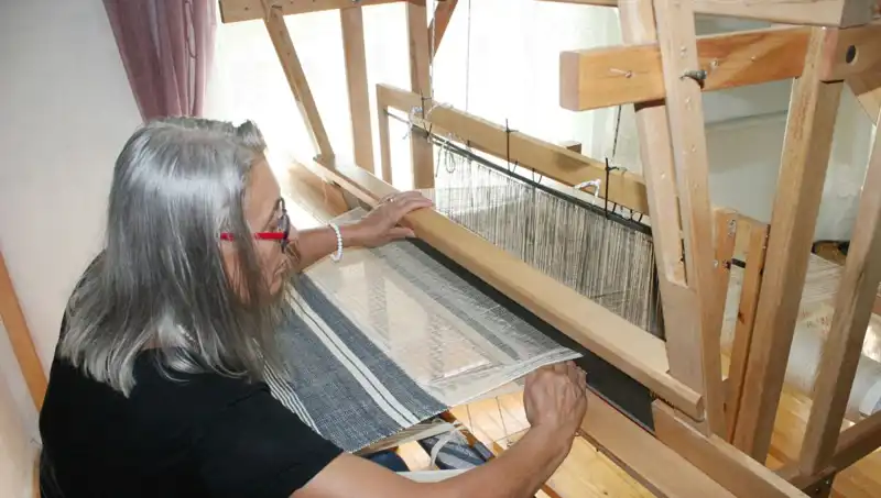 Eski Giysilerin İplerinden Yaratılan Harika Eşyalar ile Tanışın
