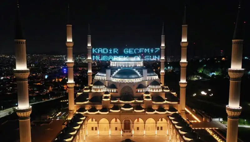 Kadir Gecesi 2025: Ramazan'ın Onur Kaynağı ve Anlamı