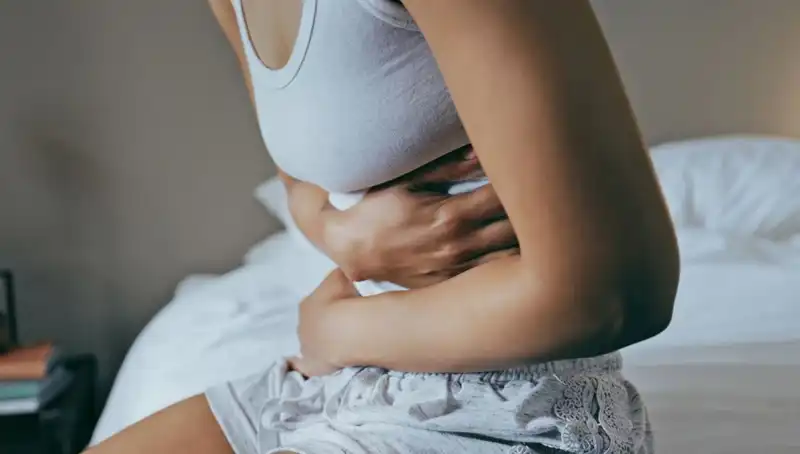 22 Yaşında Bağırsak Kanseri Teşhisi: Göz Ardı Edilen Belirtiler Hayatını Değiştirdi
