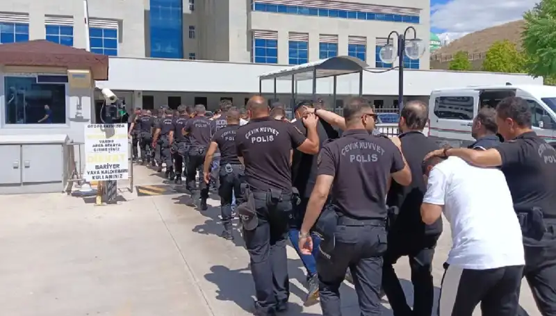 Ankara’da Tehditlerle Haraç Kesip Avukatlarla İşbirliği Yapan Çeteye Operasyon