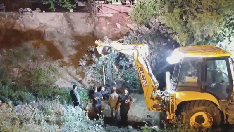 Hatay'da İneği Kurtarmak İçin Gerçekleştirilen Operasyon Göz Kamaştırdı