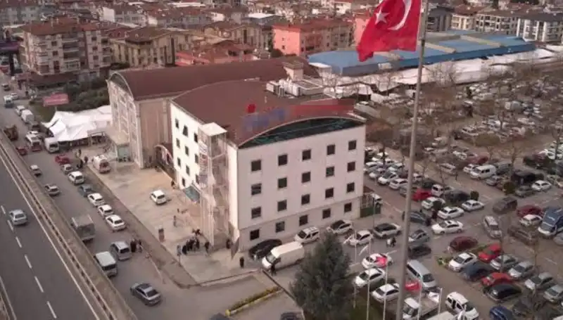 Özel Hastaneye Deprem Mührü: Perde Betonları Kesilerek Yapılan İddialar