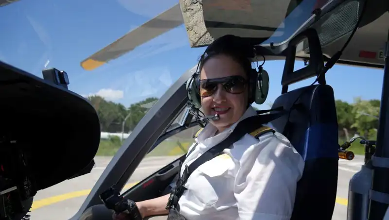 Türkiye’nin İlk Kadın Ambulans Helikopter Pilotunun İlham Verici Hikayesi