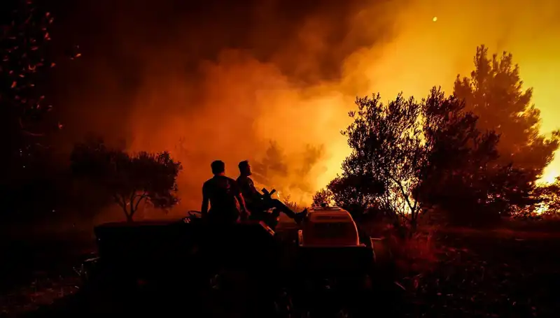 Çanakkale'de Şiddetli Orman Yangını: 785 Kişi Güvenliğe Tahliye Edildi