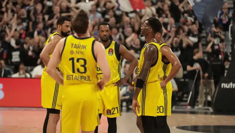 Fenerbahçe, Panathinaikos'u geçerek finale adım atmayı hedefliyor