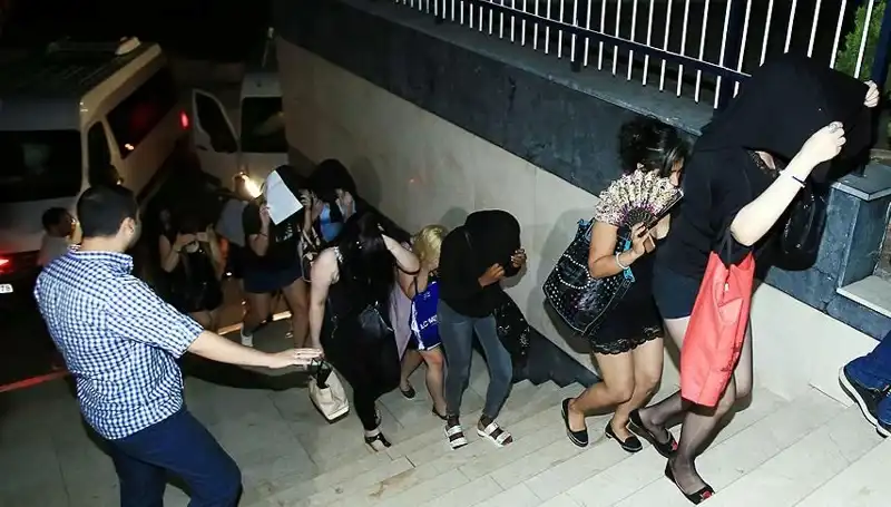 Düzce'de Fuhuş Operasyonu: 5 Zanlı Gözaltında!