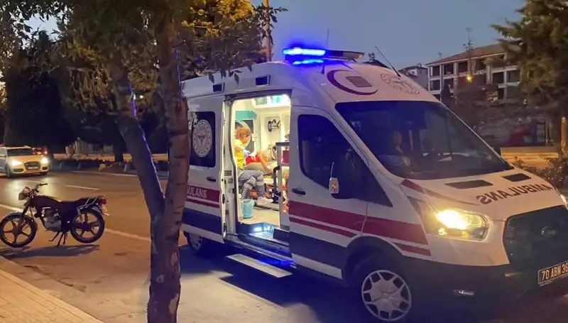 Otomobil Çarpan Motosiklet, 70 Metre Sürüklendi: Sürücü Kaçmayı Seçti