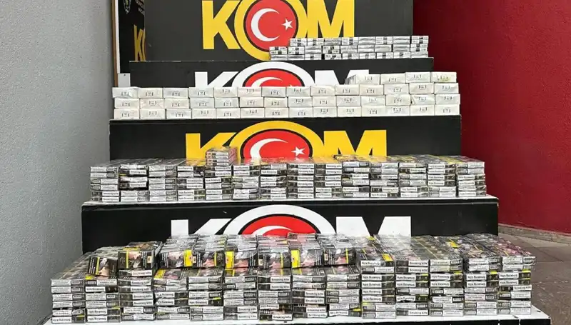 Adana’da Kaçakçılık Operasyonu: 3 Kişi Tutuklandı, Yüzlerce Kaçak Mal Ele Geçirildi