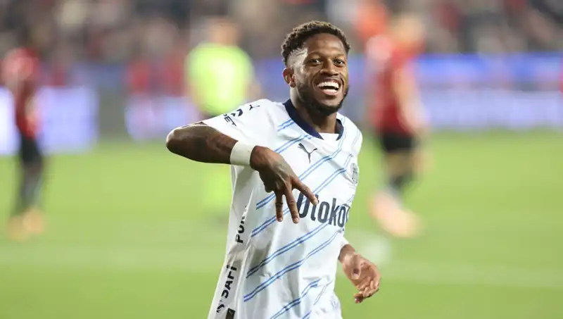 5 Dakikada Geri Dönüş: Futbol Dünyasında Şok Gelişmeler