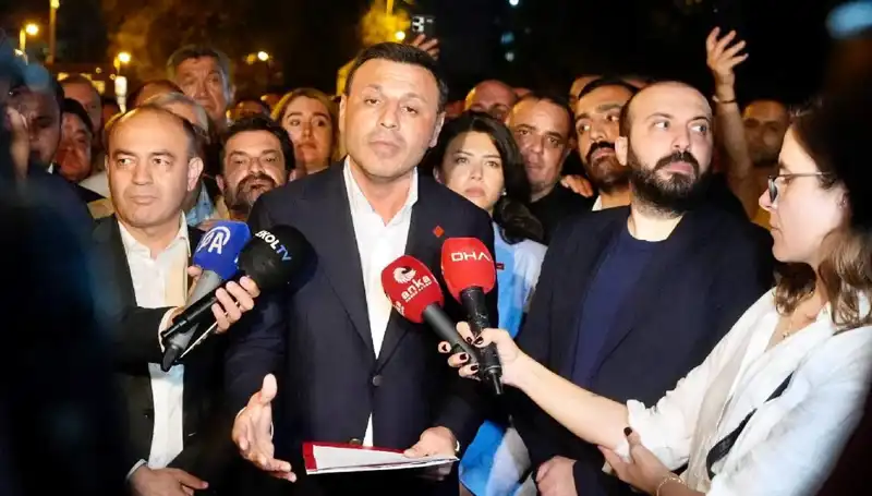 CHP İstanbul İl Başkanı Özgür Çelik, Siyasi İfadelerle Gündemi Sarstı