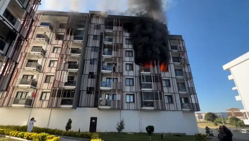 Çanakkale'de Korku Dolu Anlar: Yangınla Uyananlar Şokta!