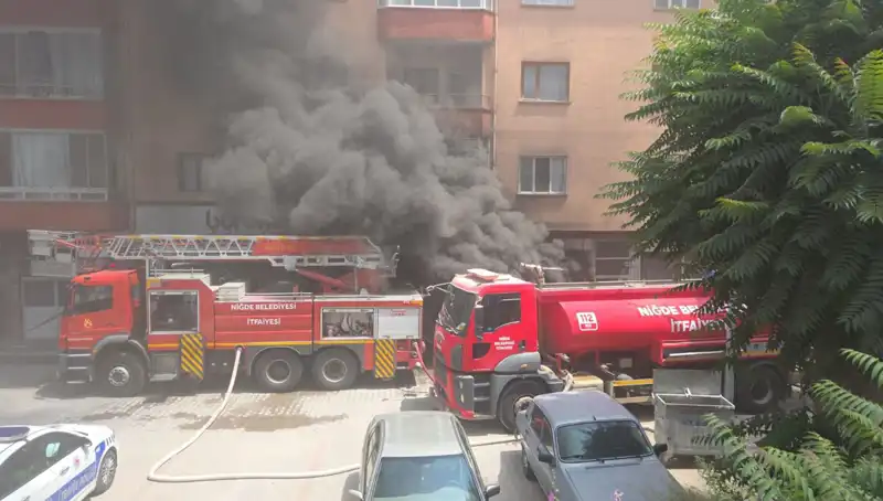 Niğde'de Beyaz Eşya Deposunda Büyük Yangın: Olayın Ayrıntıları ve Sebepleri