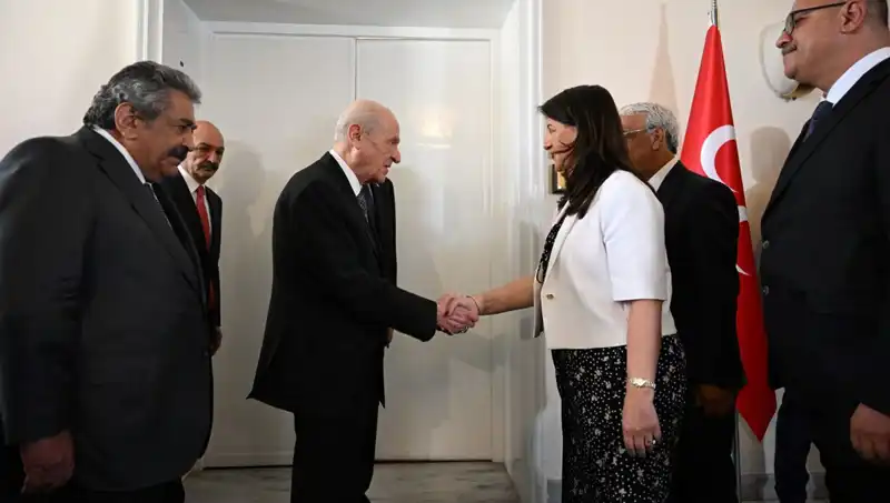 Bahçeli, DEM Parti Heyetiyle Bir Araya Gelerek Yeni Stratejileri Görüştü