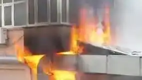 İstanbul'da Kafede Çıkan Yangın: Alevlere Müdahale Devam Ediyor!