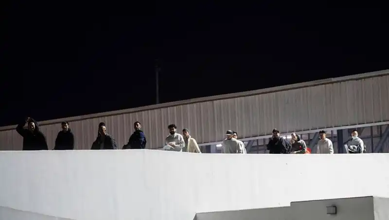 Düzensiz Göçmen Operasyonu: İki İlde Yüzlerce Kişi Yakalandı