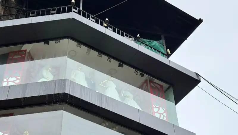 Giyim Mağazasında Çıkan Korkutucu Yangın, Alışverişi Sekteye Uğrattı