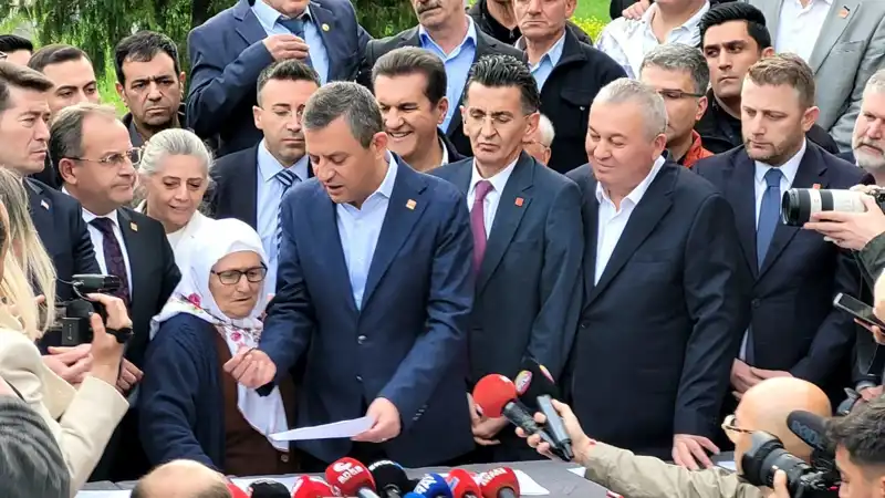 CHP, Ekrem İmamoğlu İçin İmza Kampanyası Başlattı: İşte Ayrıntılar