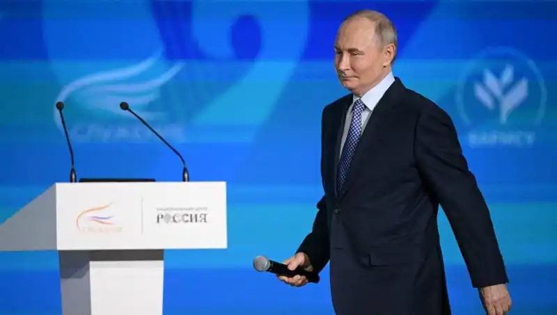 Rusya’da Yabancı Ajan Yasası: Putin’in İmzası Yeni Tartışmalara Yol Açtı