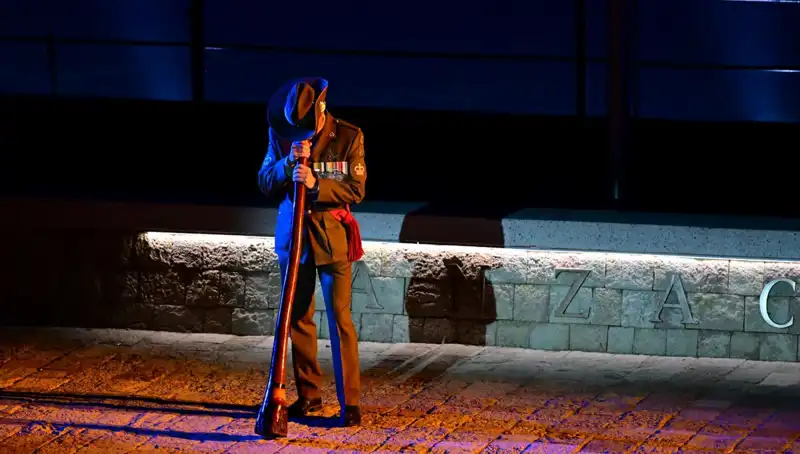 Anzak Koyu'nda Unutulmaz "Şafak Ayini": Duygular Zirveye Çıktı