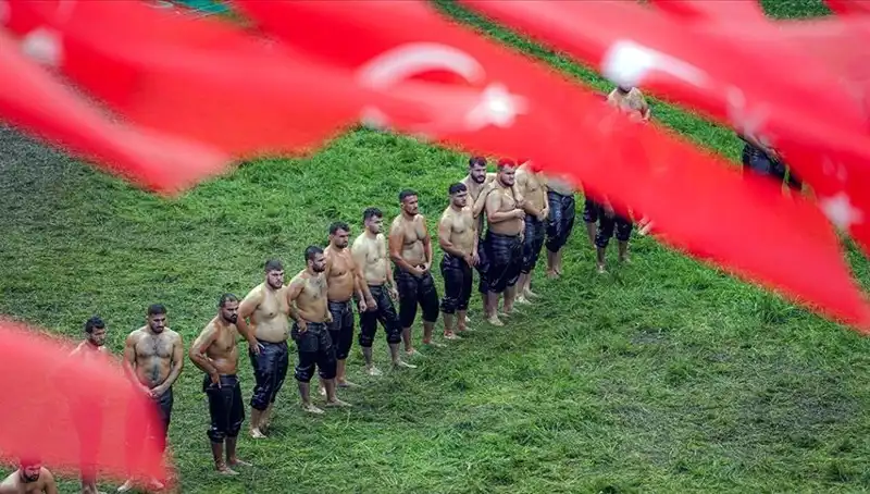 Tarihi Kırkpınar Yağlı Güreşleri 664. Kez Başlıyor: 40 Başpehlivan Arenaya Çıkacak